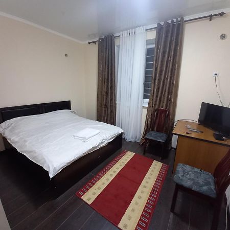 Adi Hotel Bishkek Exterior foto