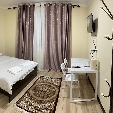 Adi Hotel Bishkek Exterior foto